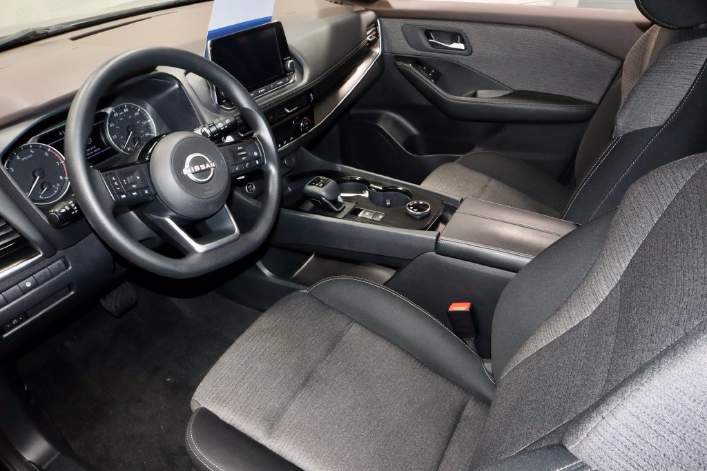 Used 2023 Nissan Rogue SV AWD/4WD image 22
