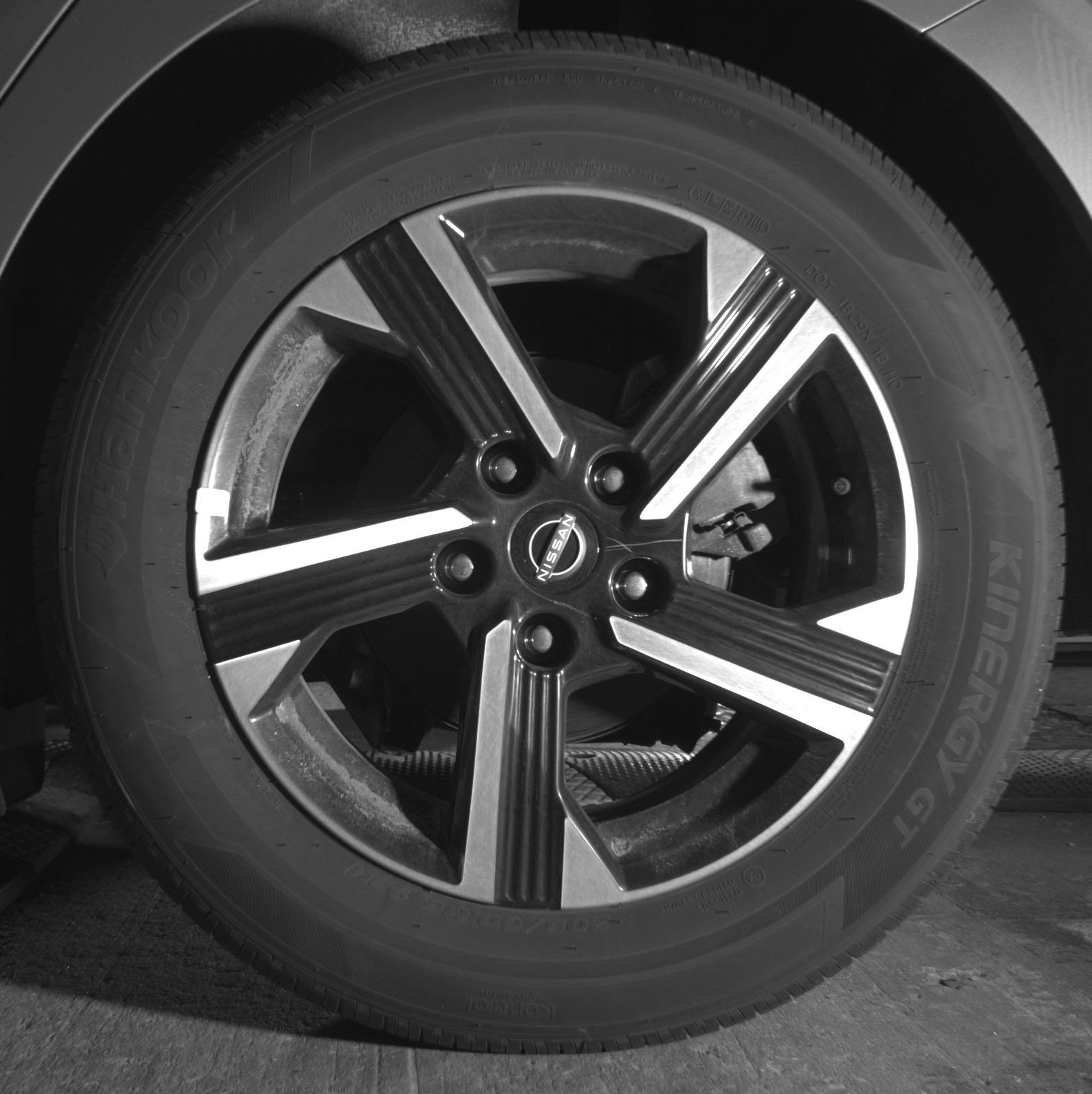 Used 2025 Nissan Sentra SV FWD image 14