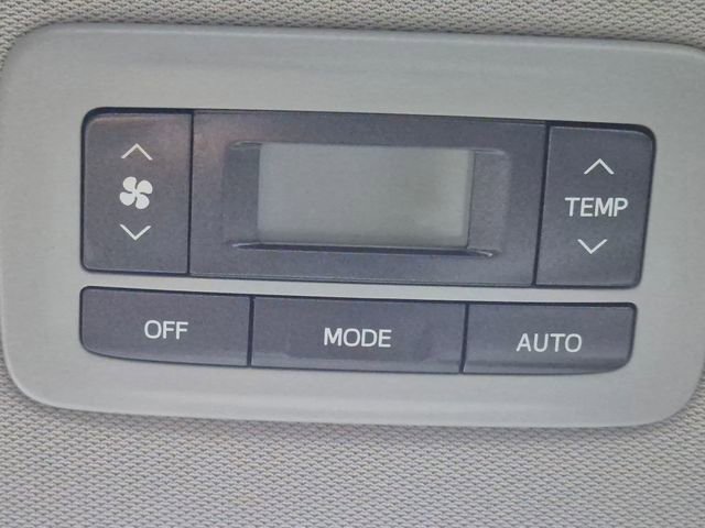 Used 2016 Toyota Sienna XLE Premium image 24