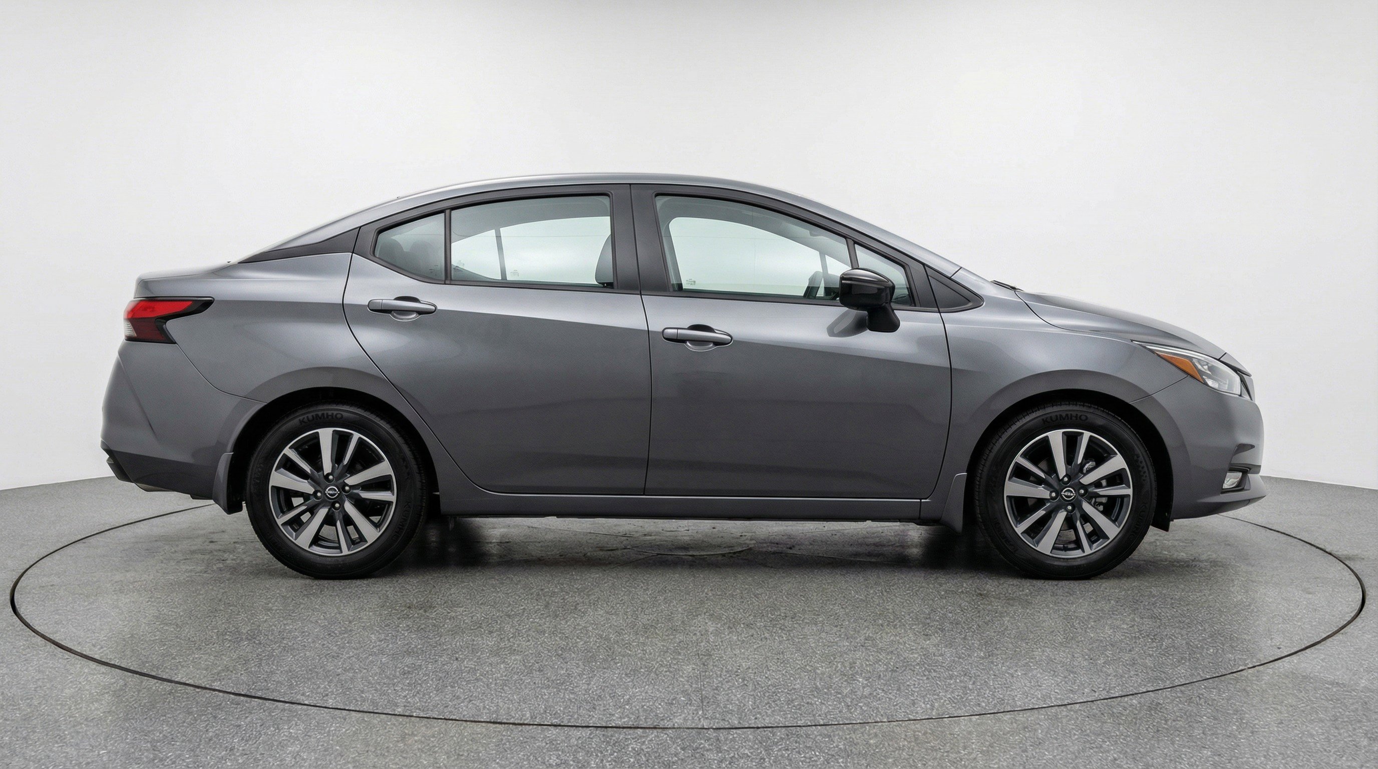 Used 2025 Nissan Versa SV FWD image 11
