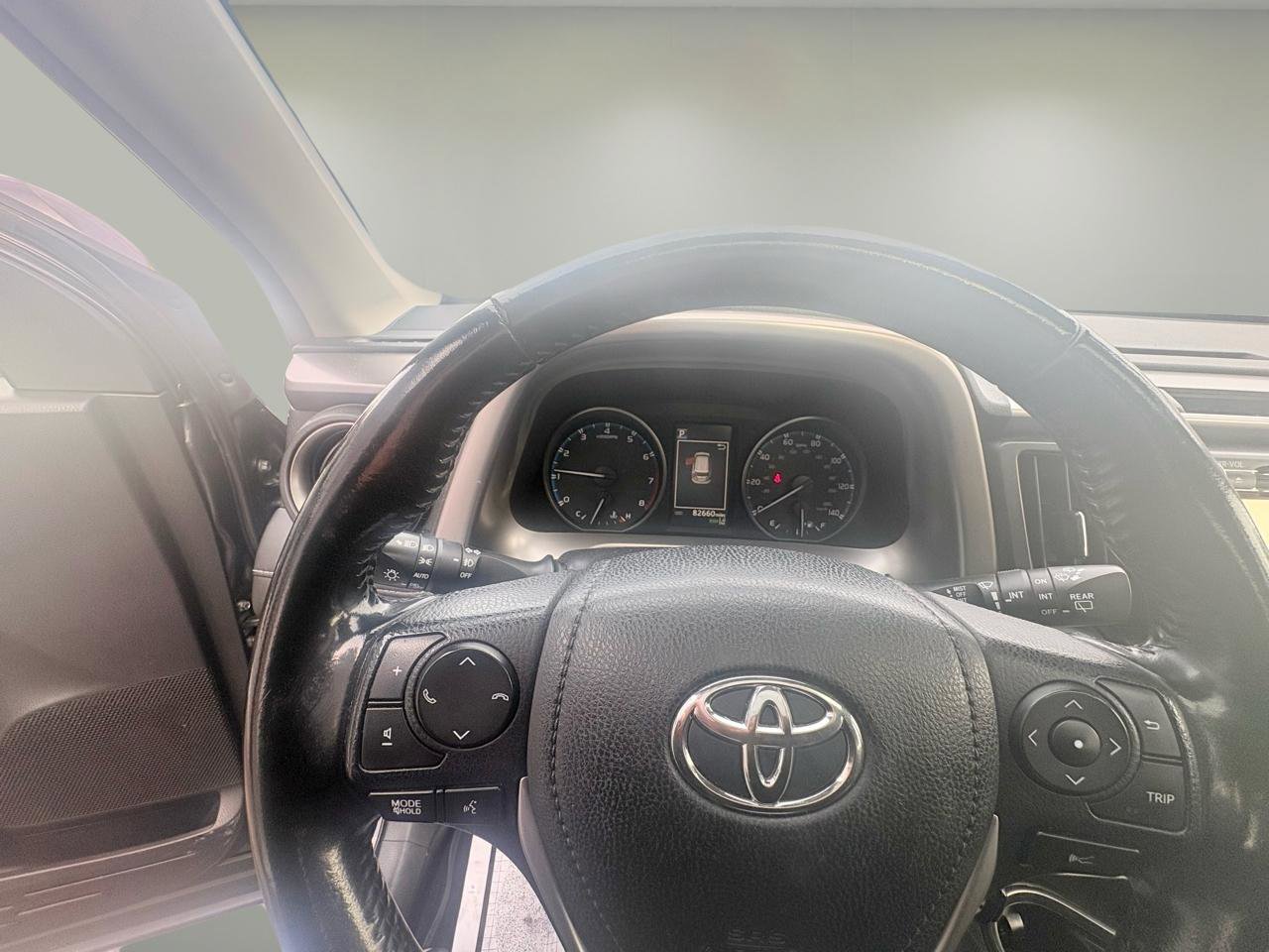 Used 2018 Toyota RAV4 XLE image 20