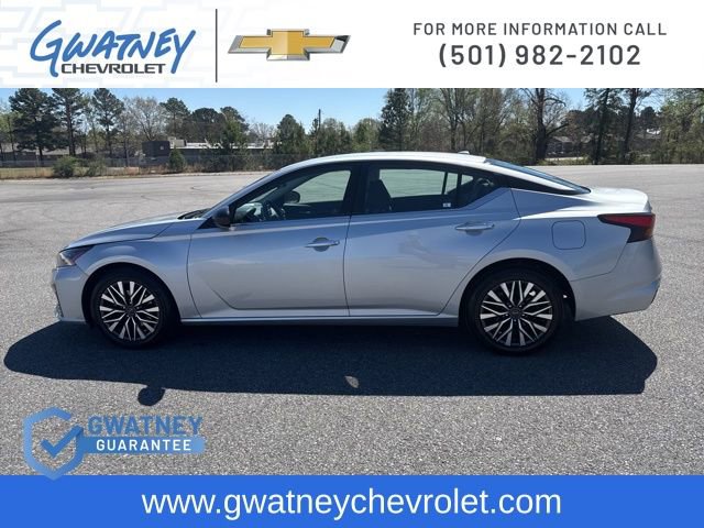 Used 2024 Nissan Altima 2.5 SV FWD image 8