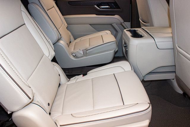 Used 2025 GMC Yukon XL Denali image 12