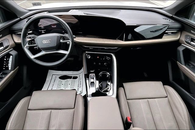 Used 2025 Audi Q5 Premium Plus w/ Premium Plus image 13