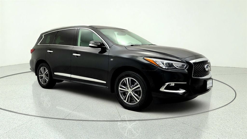 Used 2018 INFINITI QX60 Luxe w/ Premium Plus Package AWD/4WD image 3