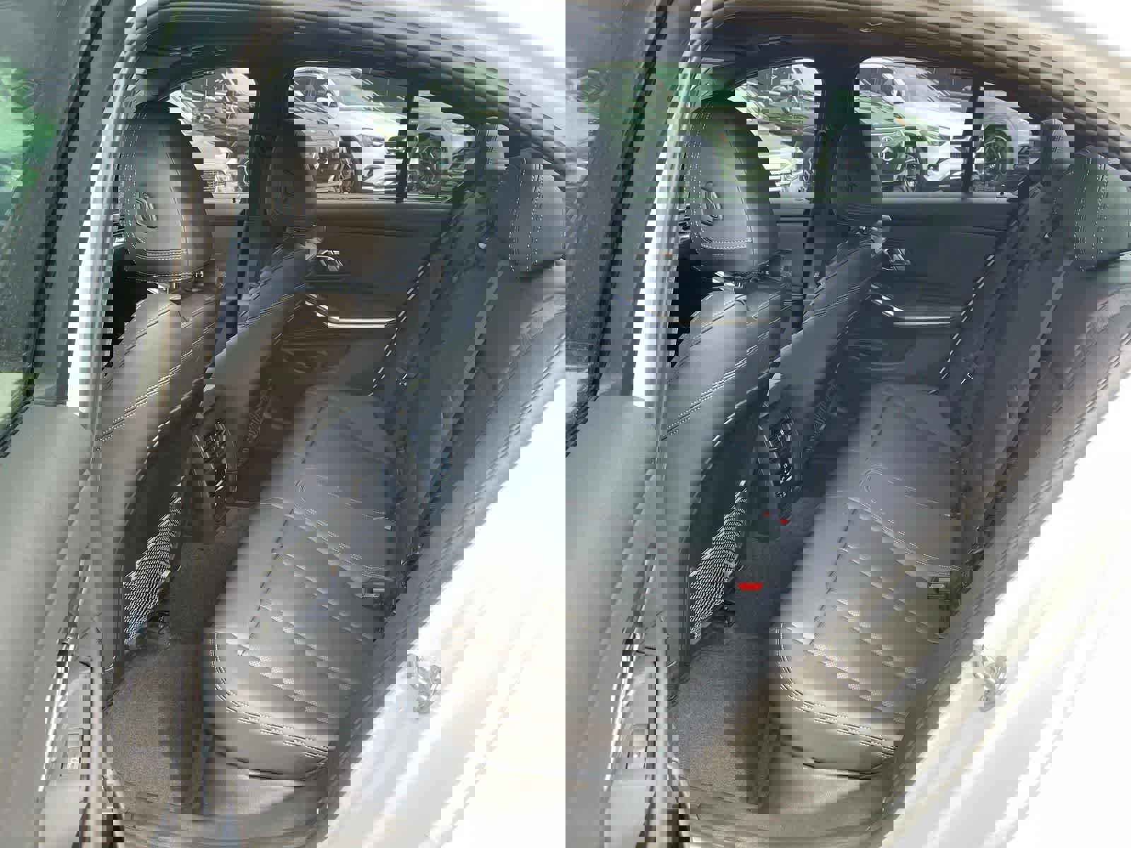 Used 2022 BMW 330i Sedan w/ M Sport Package image 3