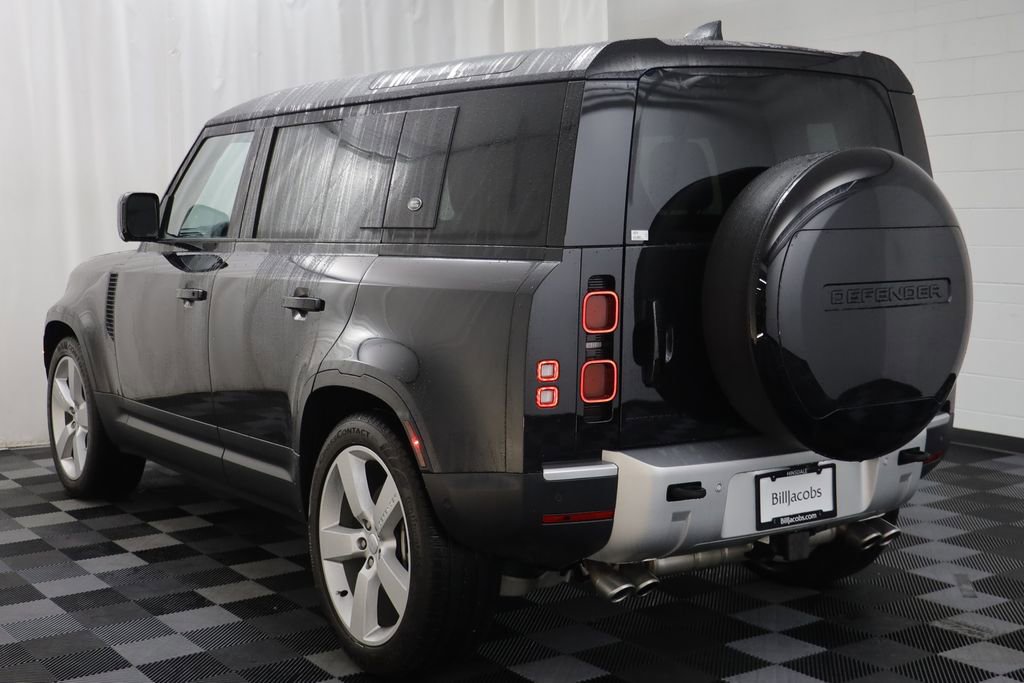 Used 2024 Land Rover Defender 110 SE image 16