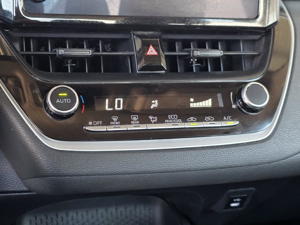 Used 2025 Toyota Corolla LE FWD image 15