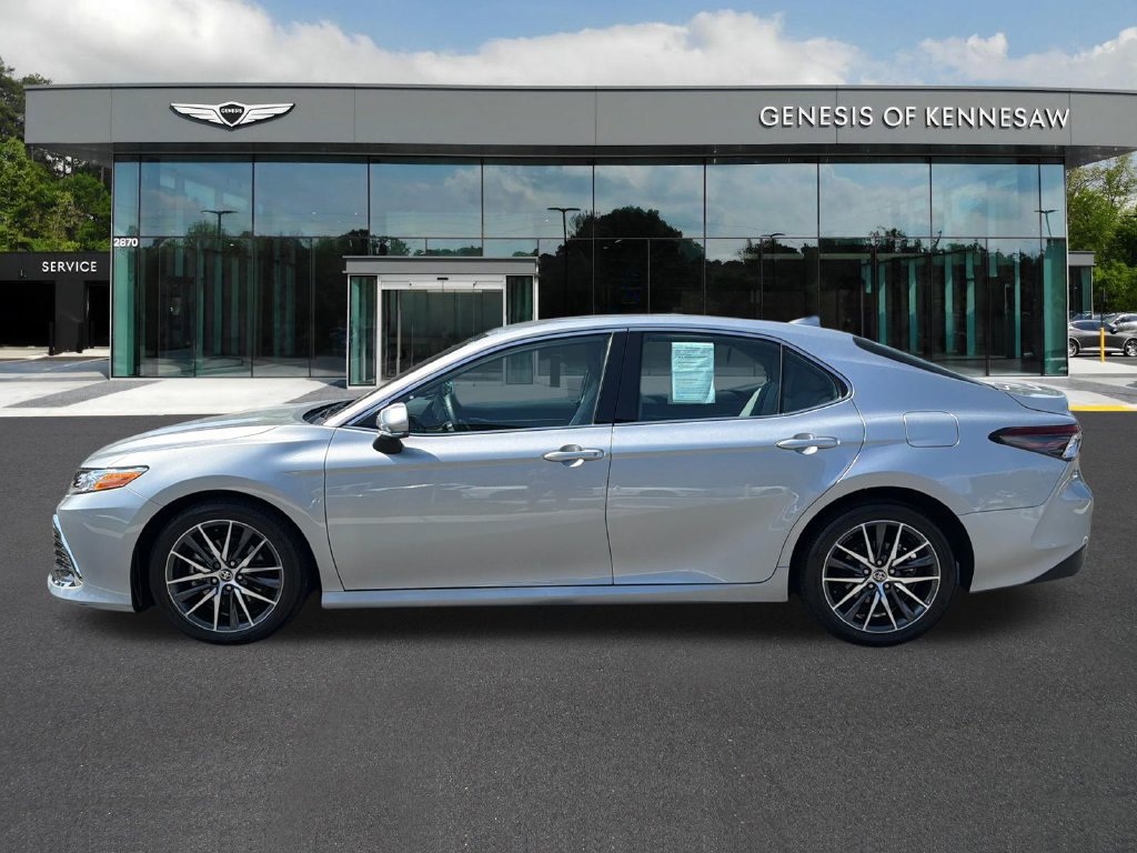 Used 2021 Toyota Camry XLE FWD image 4