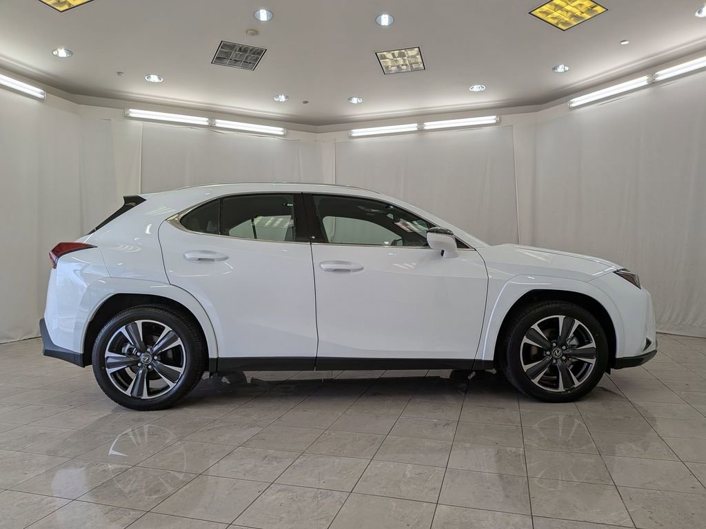 Used 2026 Lexus UX 300h AWD w/ Accessory Package (Z1) image 11