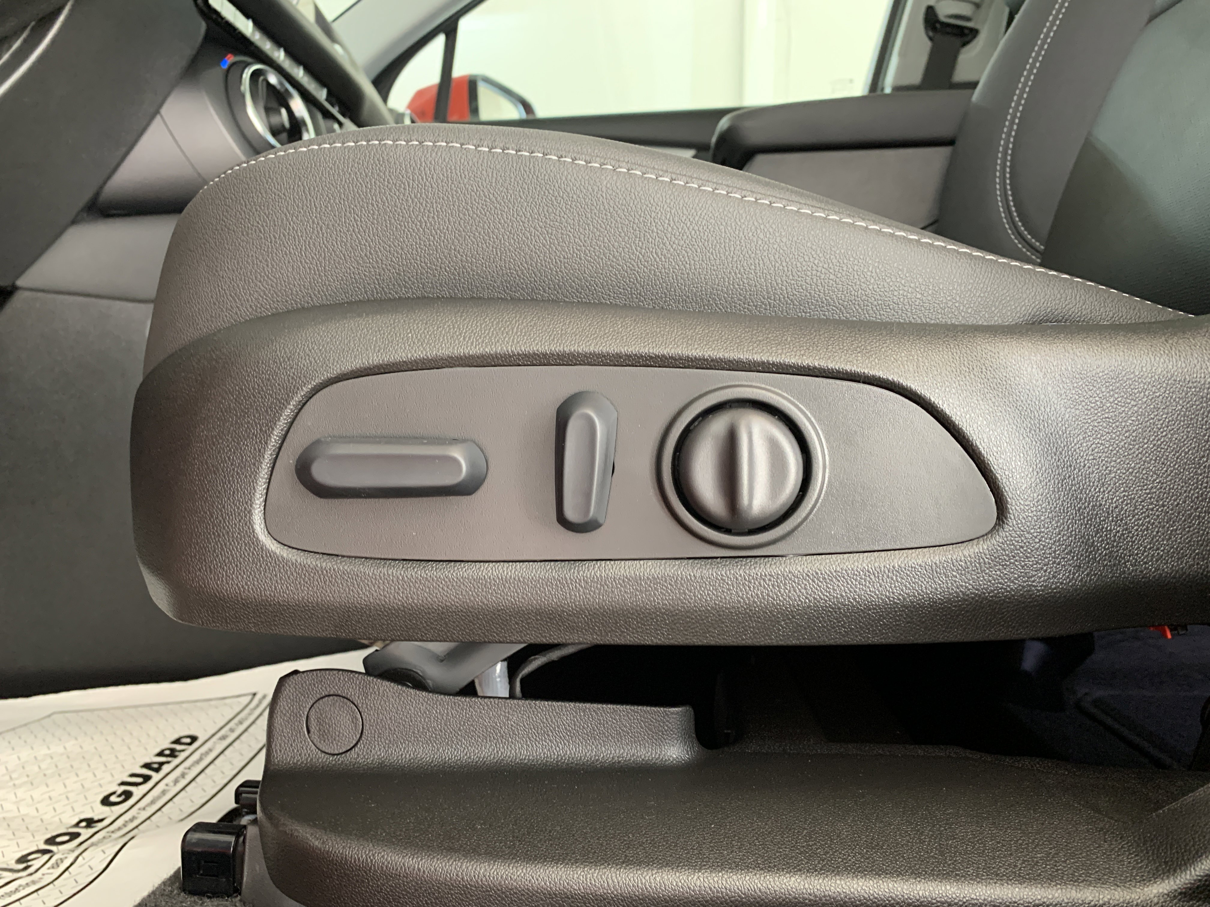 New 2025 Chevrolet Blazer LT image 15