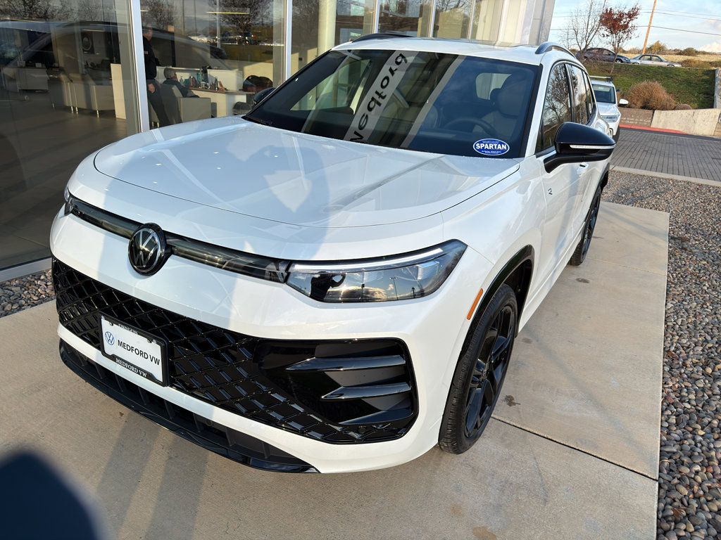 New 2026 Volkswagen Tiguan SE R-Line image 1