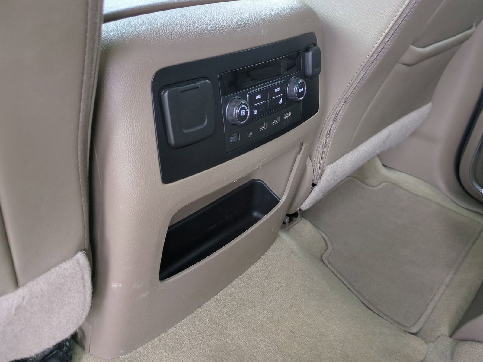 Used 2017 GMC Yukon XL SLT w/ Open Road Package image 22