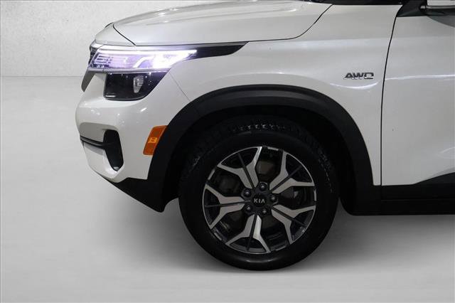 Used 2021 Kia Seltos EX image 29