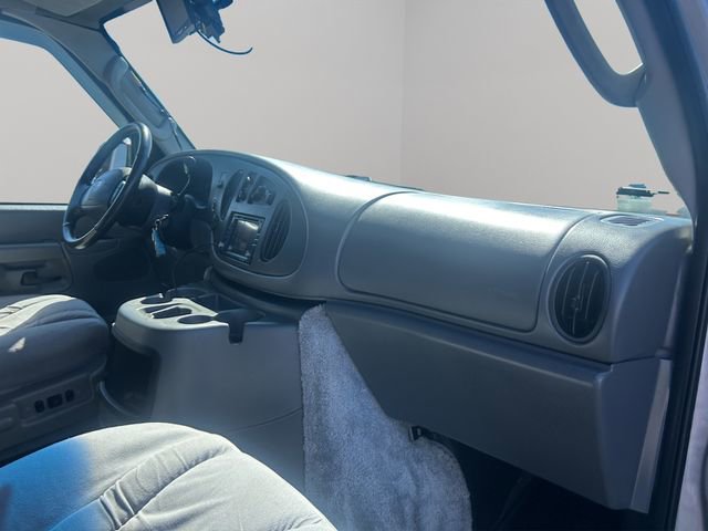 Used 2003 Ford E-150 and Econoline 150 RWD image 28