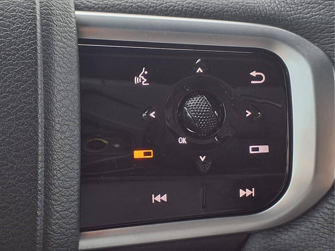 Used 2025 Nissan Armada SL AWD/4WD image 23