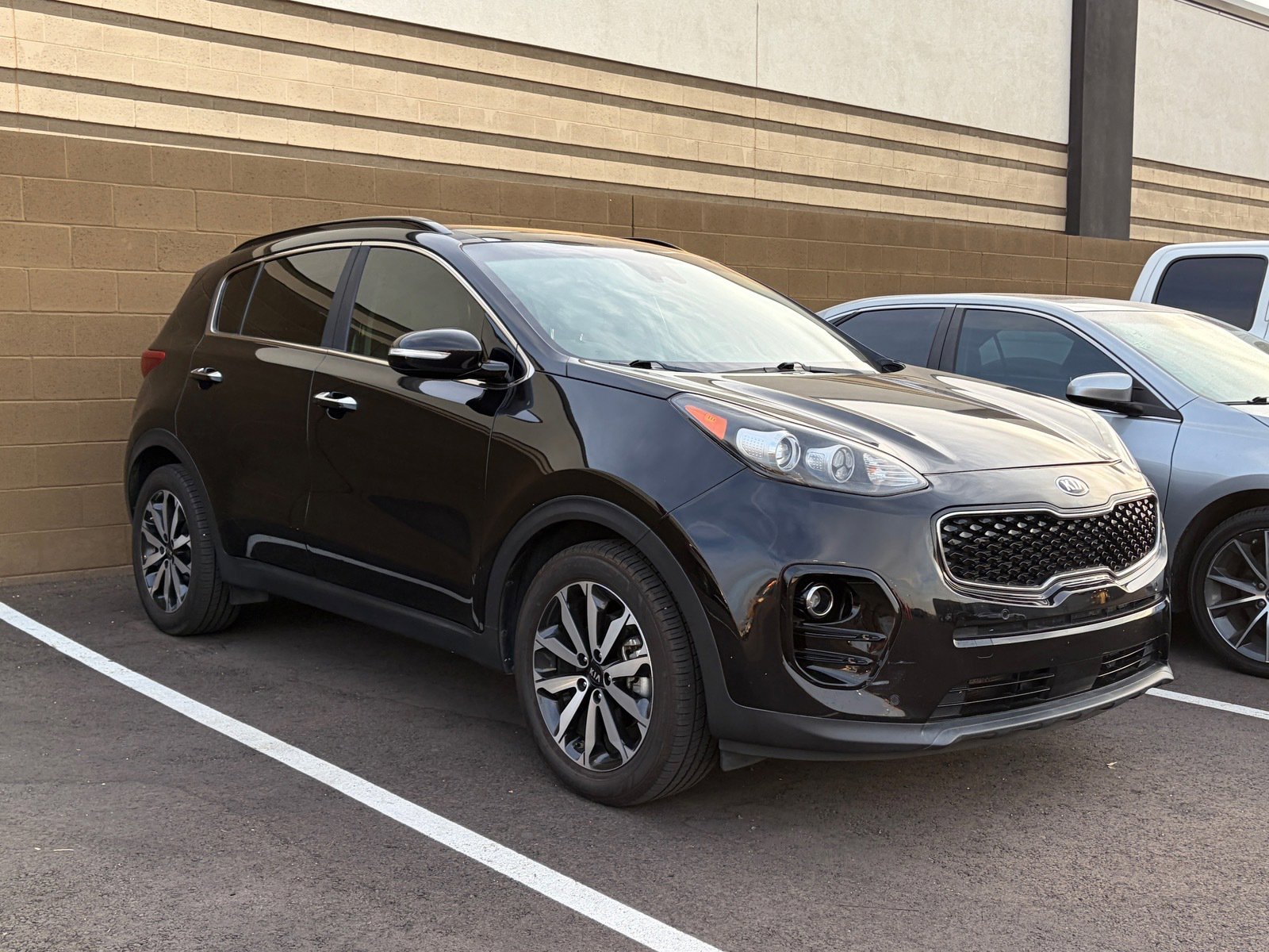 Certified 2018 Kia Sportage EX w/ EX Technology Package image 2