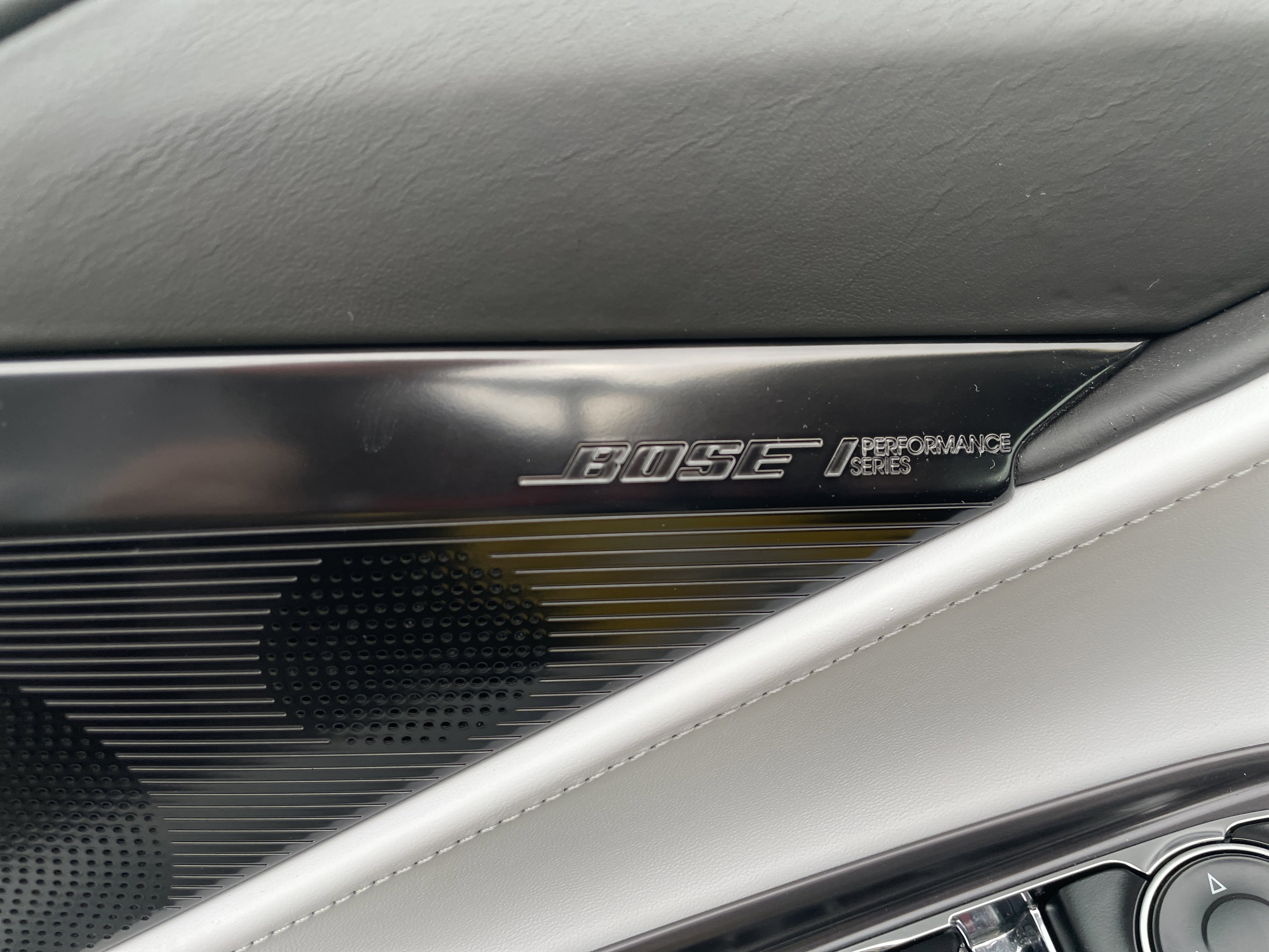 Used 2025 Chevrolet Corvette Stingray Premium Conv w/ Z51 Performance Package RWD image 21