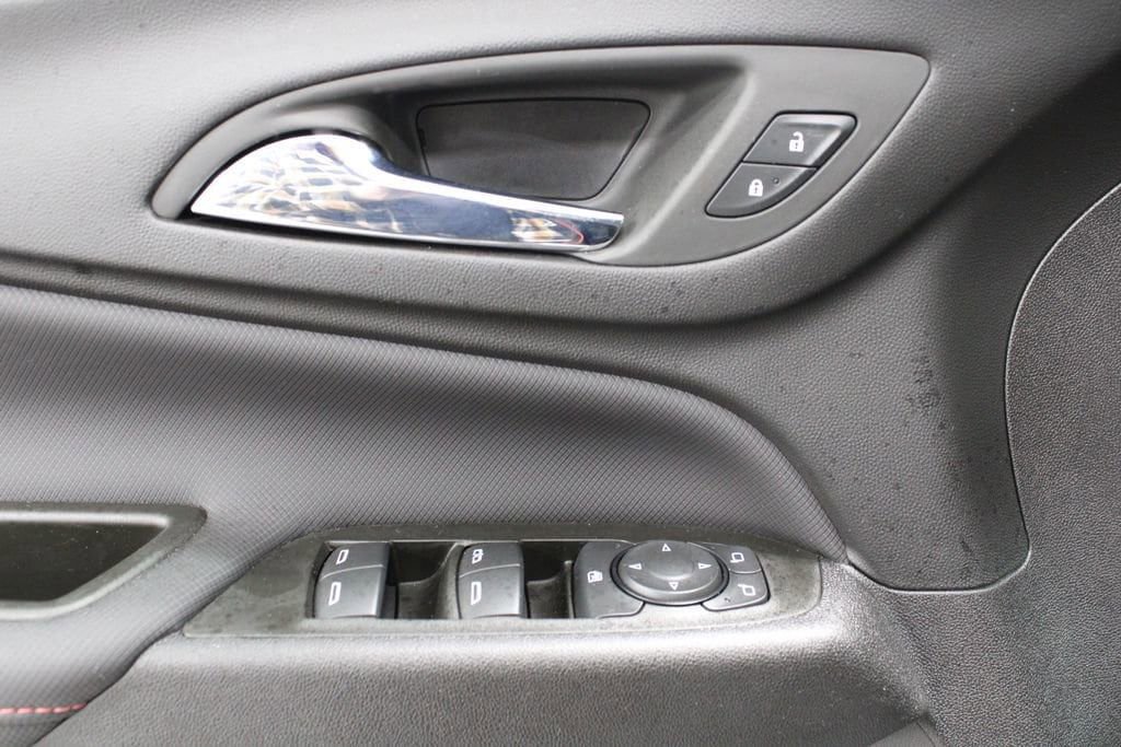 Used 2024 Chevrolet Equinox RS w/ RS Leather Package image 35