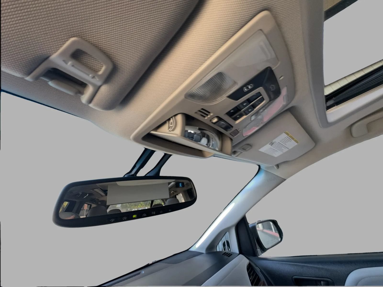 Used 2015 Toyota Sienna Limited Premium FWD image 21