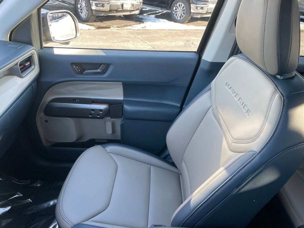 Used 2025 Ford Maverick Lariat w/ 4K Tow Package image 22