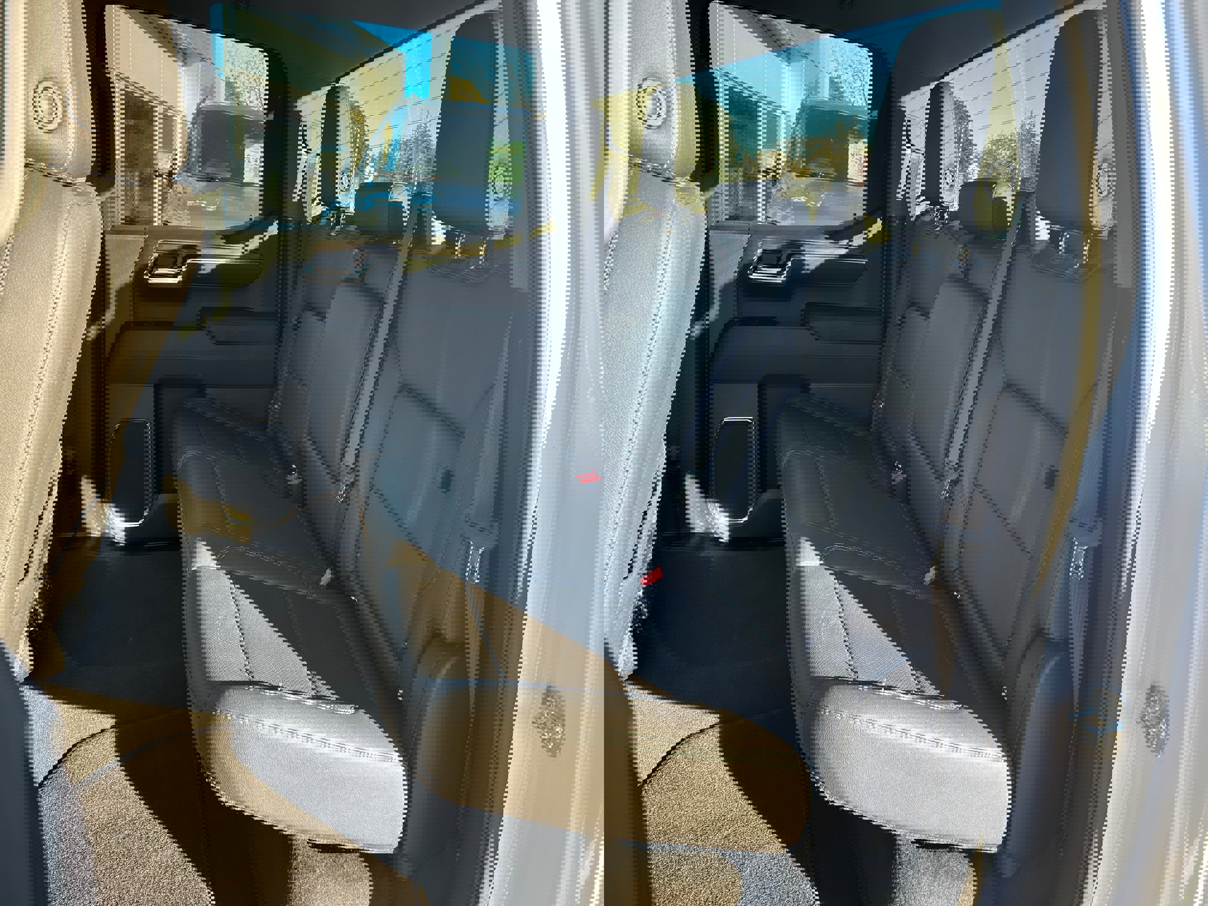 Used 2025 GMC Sierra 1500 SLT image 30