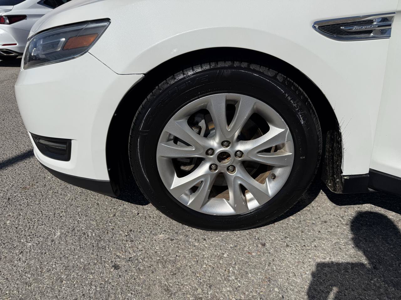 Used 2015 Ford Taurus SEL w/ Equipment Group 201A FWD image 25