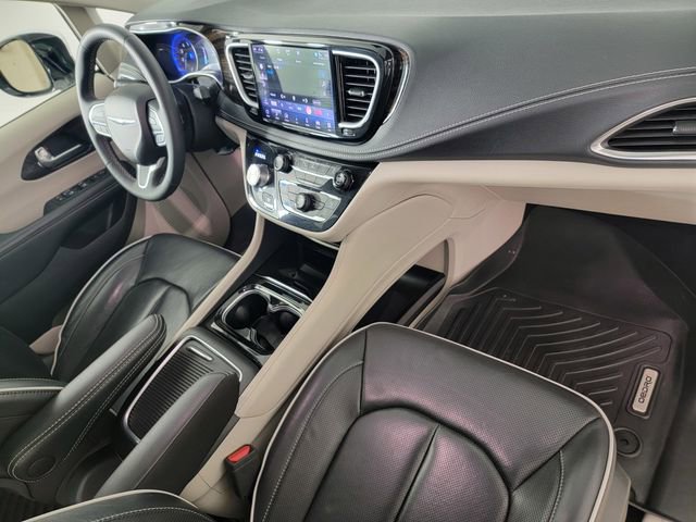 Used 2023 Chrysler Pacifica Limited AWD/4WD image 20