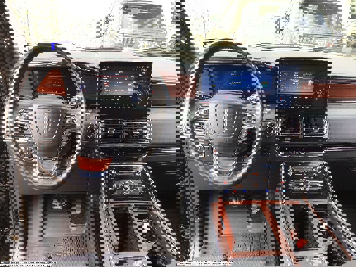 Used 2022 Lincoln Navigator L Reserve AWD/4WD image 12