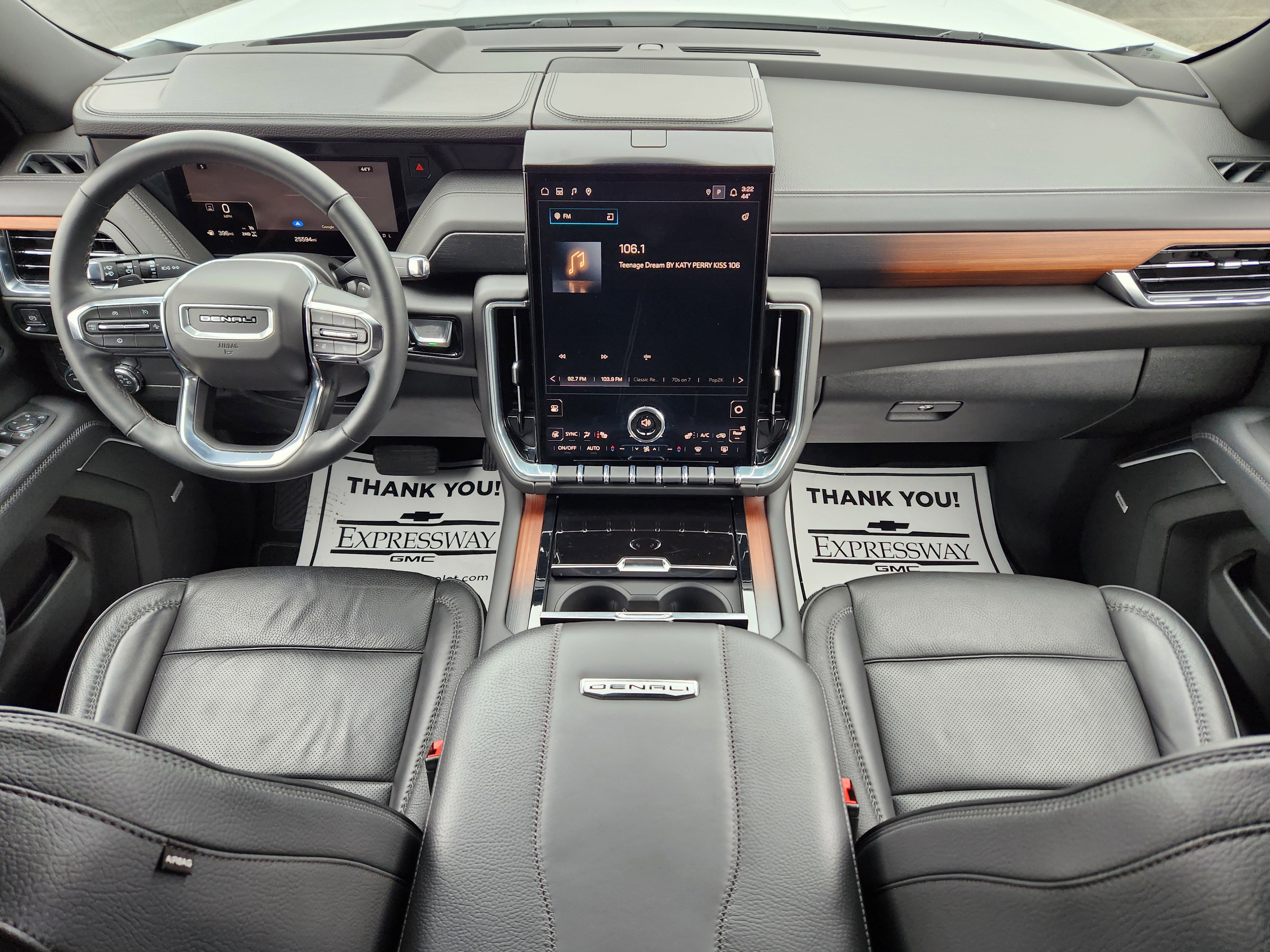 Used 2025 GMC Yukon XL Denali image 16