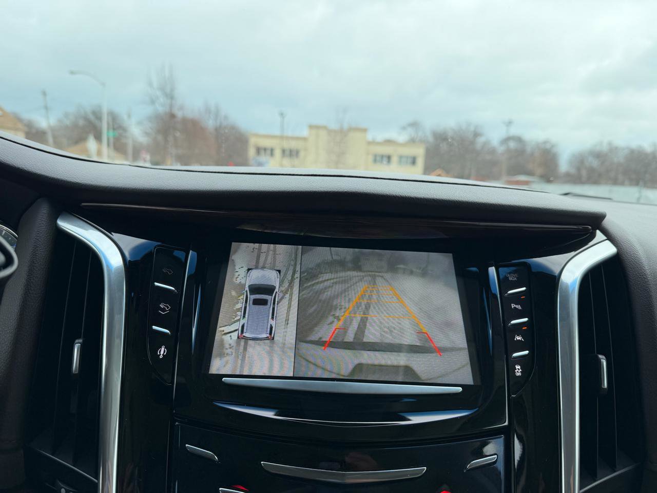 Used 2016 Cadillac Escalade Luxury image 16