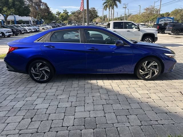 Used 2025 Hyundai Elantra SEL FWD image 14