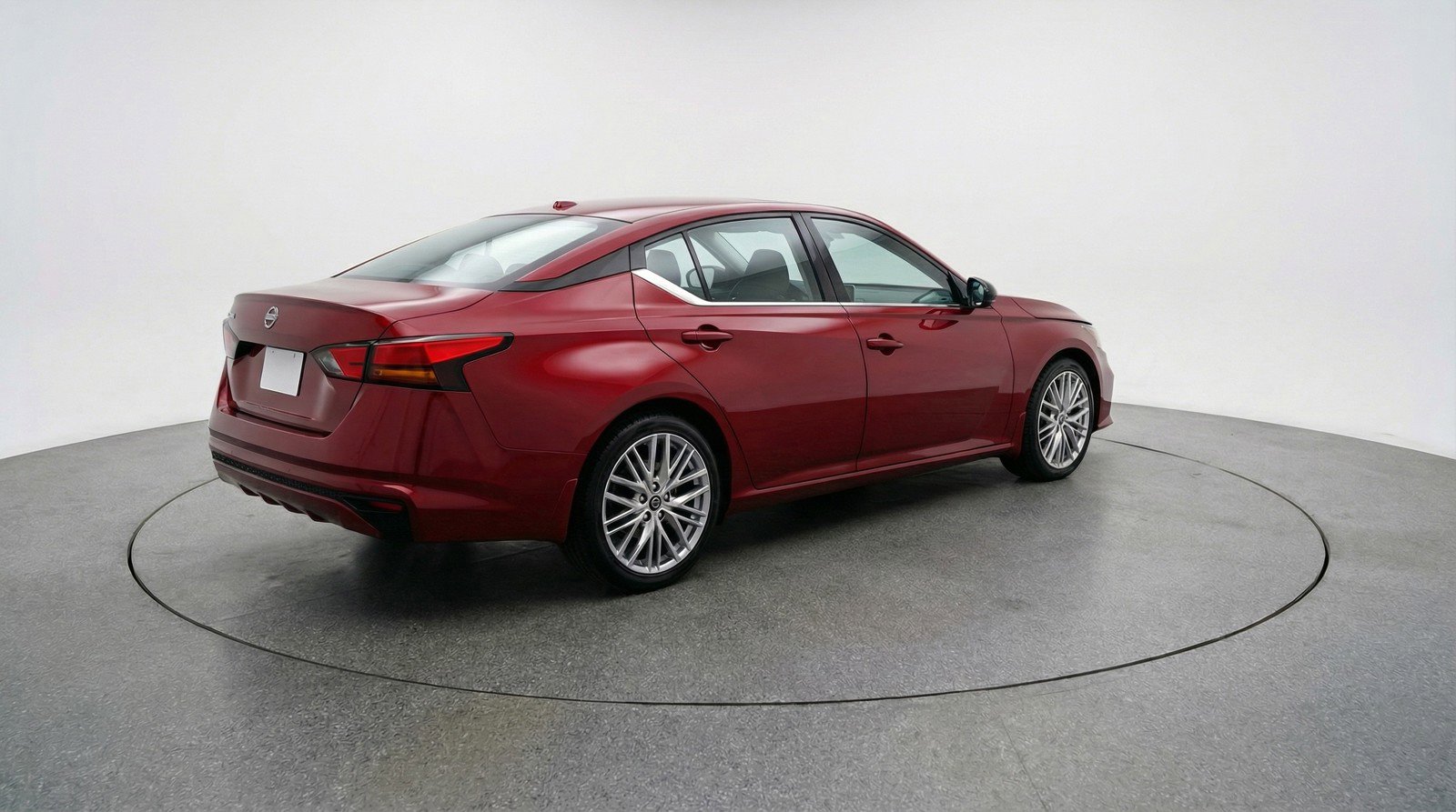 Used 2025 Nissan Altima 2.5 SV FWD image 9