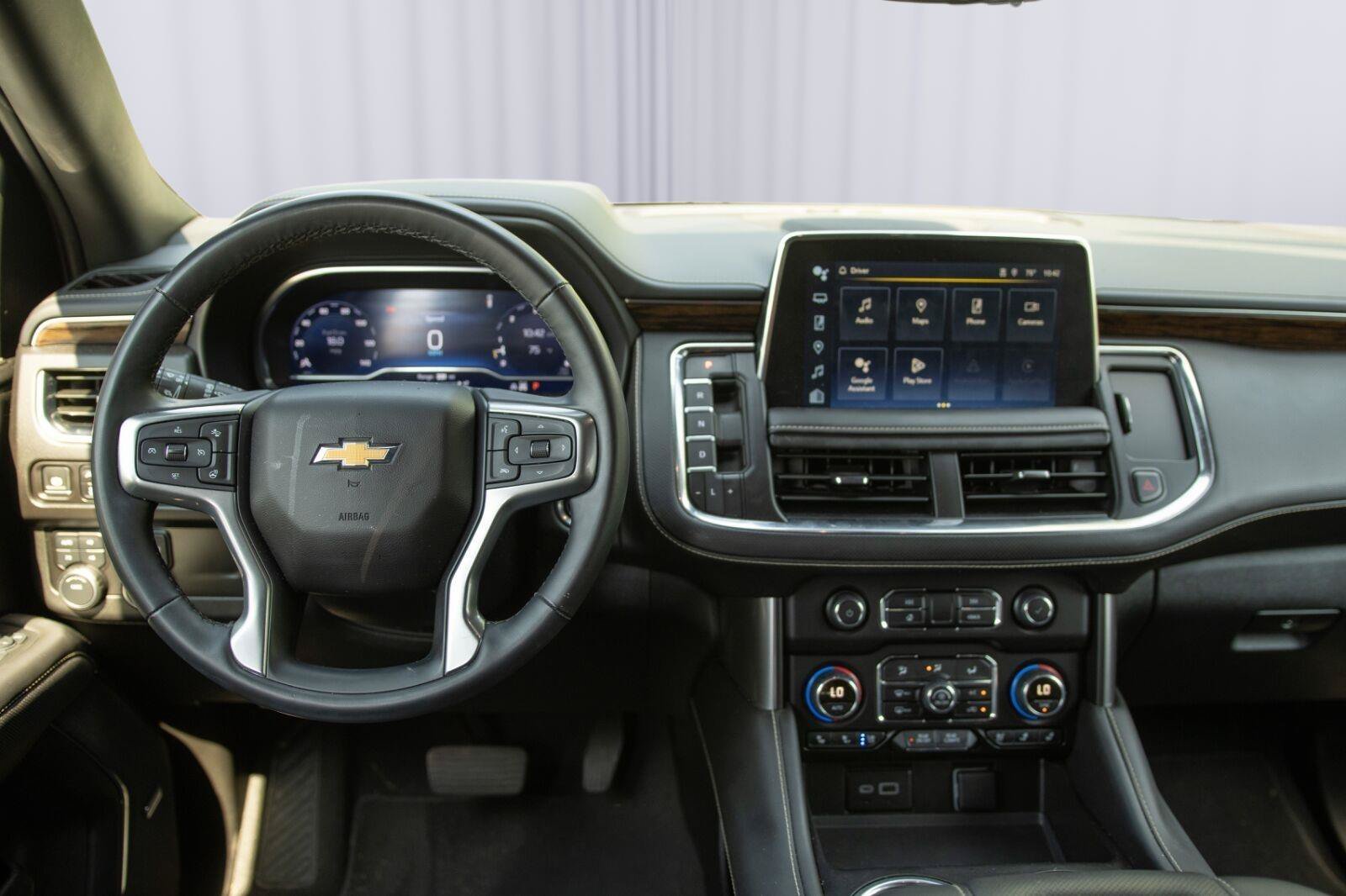 Used 2024 Chevrolet Tahoe Premier AWD/4WD image 3