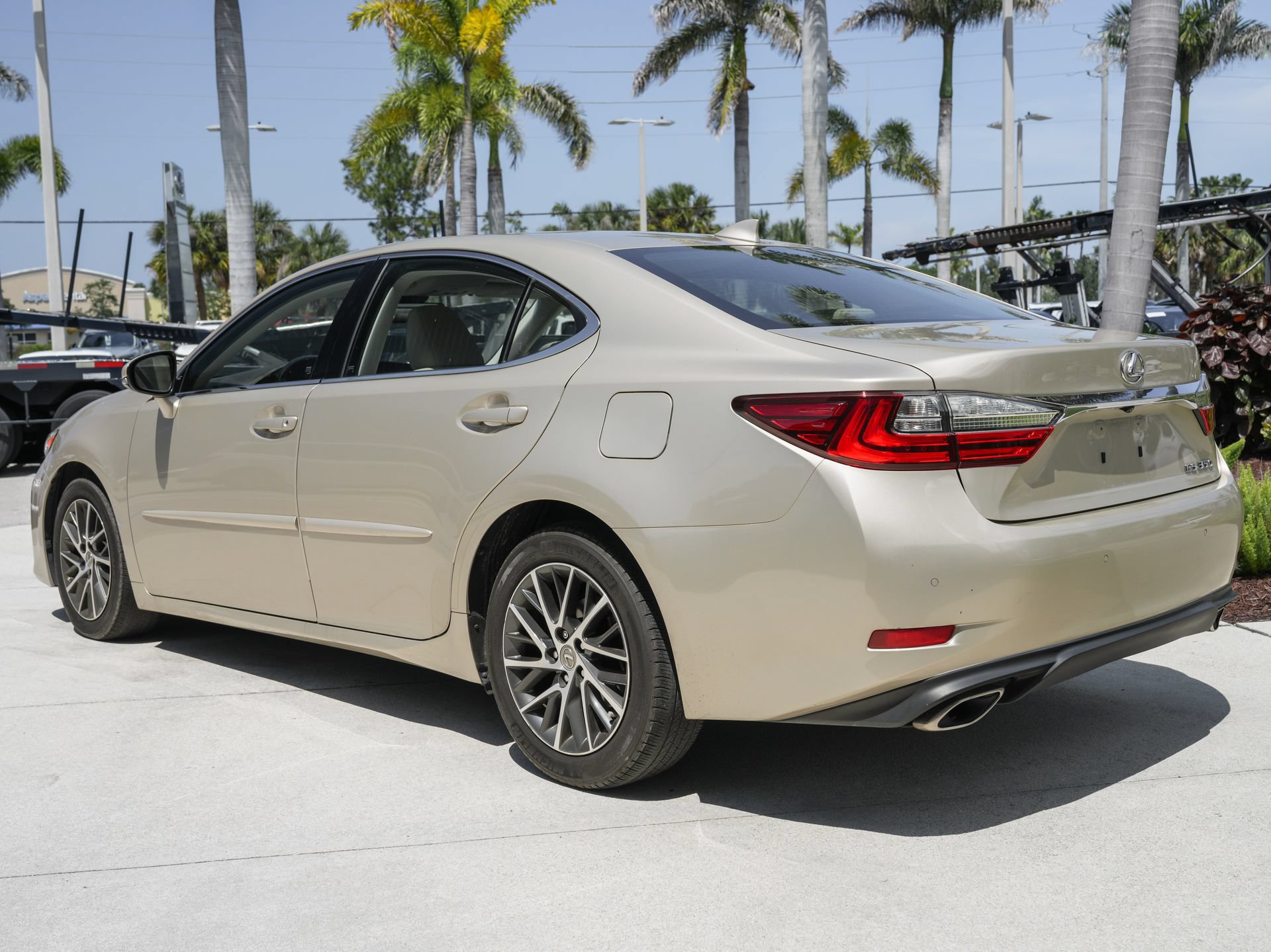 Used 2018 Lexus ES 350 w/ Luxury Package w/Wood Trim FWD image 8