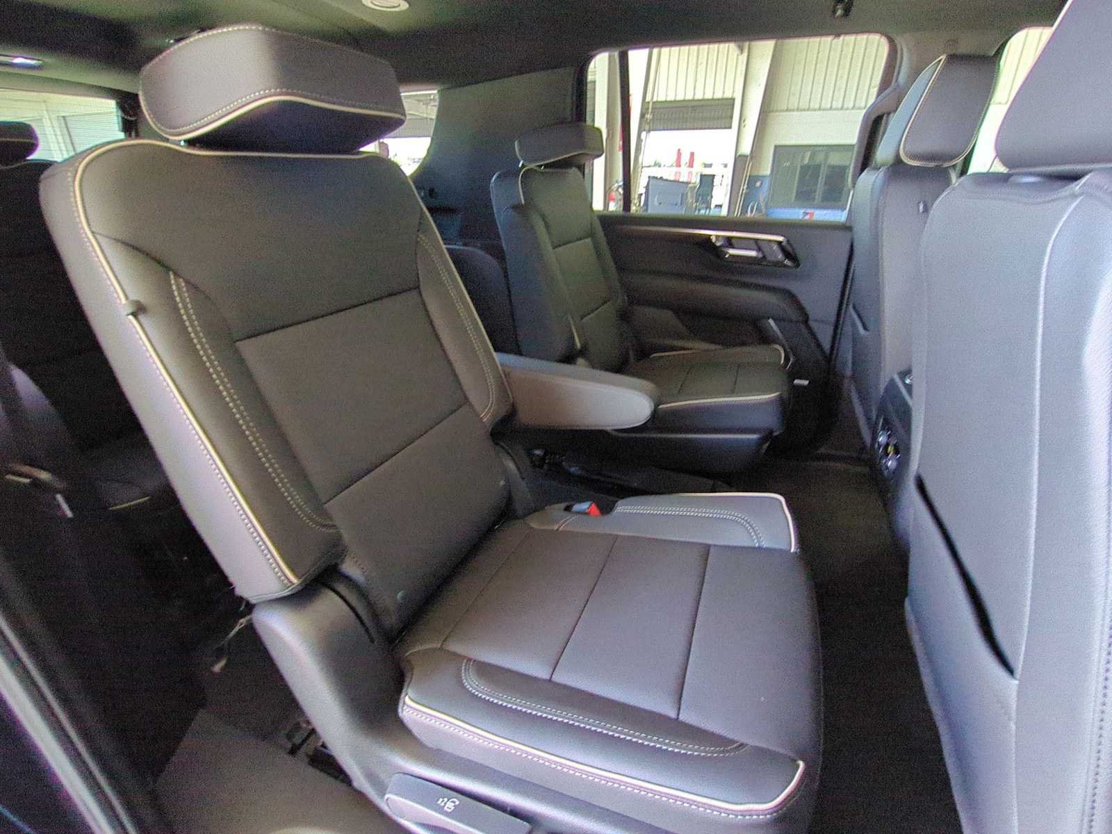 New 2026 Chevrolet Suburban Premier AWD/4WD image 26