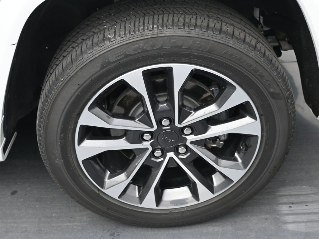 Used 2022 Jeep Grand Cherokee Overland image 39