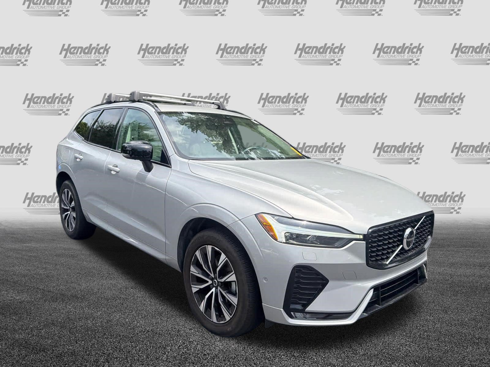 Used 2024 Volvo XC60 B5 Plus w/ Protection Package Premier AWD/4WD image 3