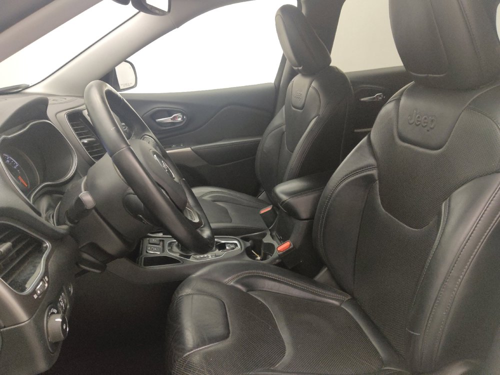 Used 2019 Jeep Cherokee Limited image 17