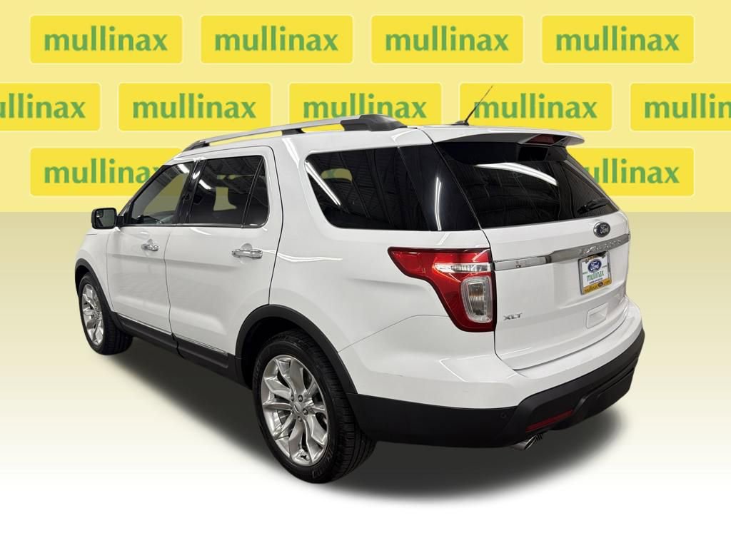 Used 2015 Ford Explorer XLT w/ Equipment Group 202A image 8