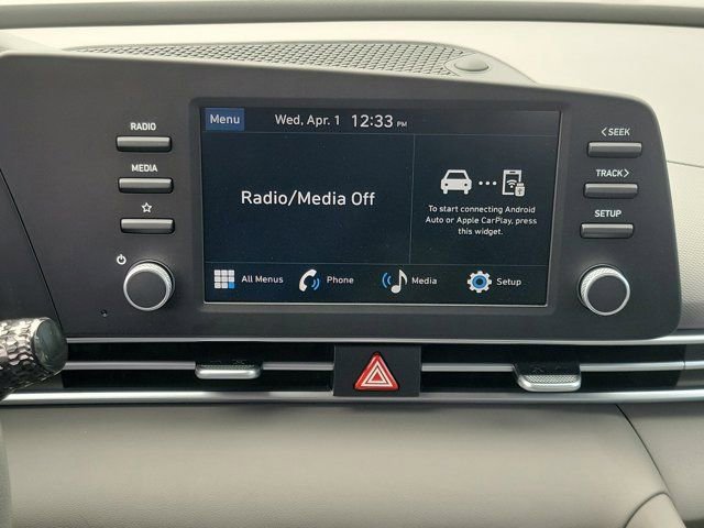 Certified 2025 Hyundai Elantra SE w/ Cargo Package FWD image 23