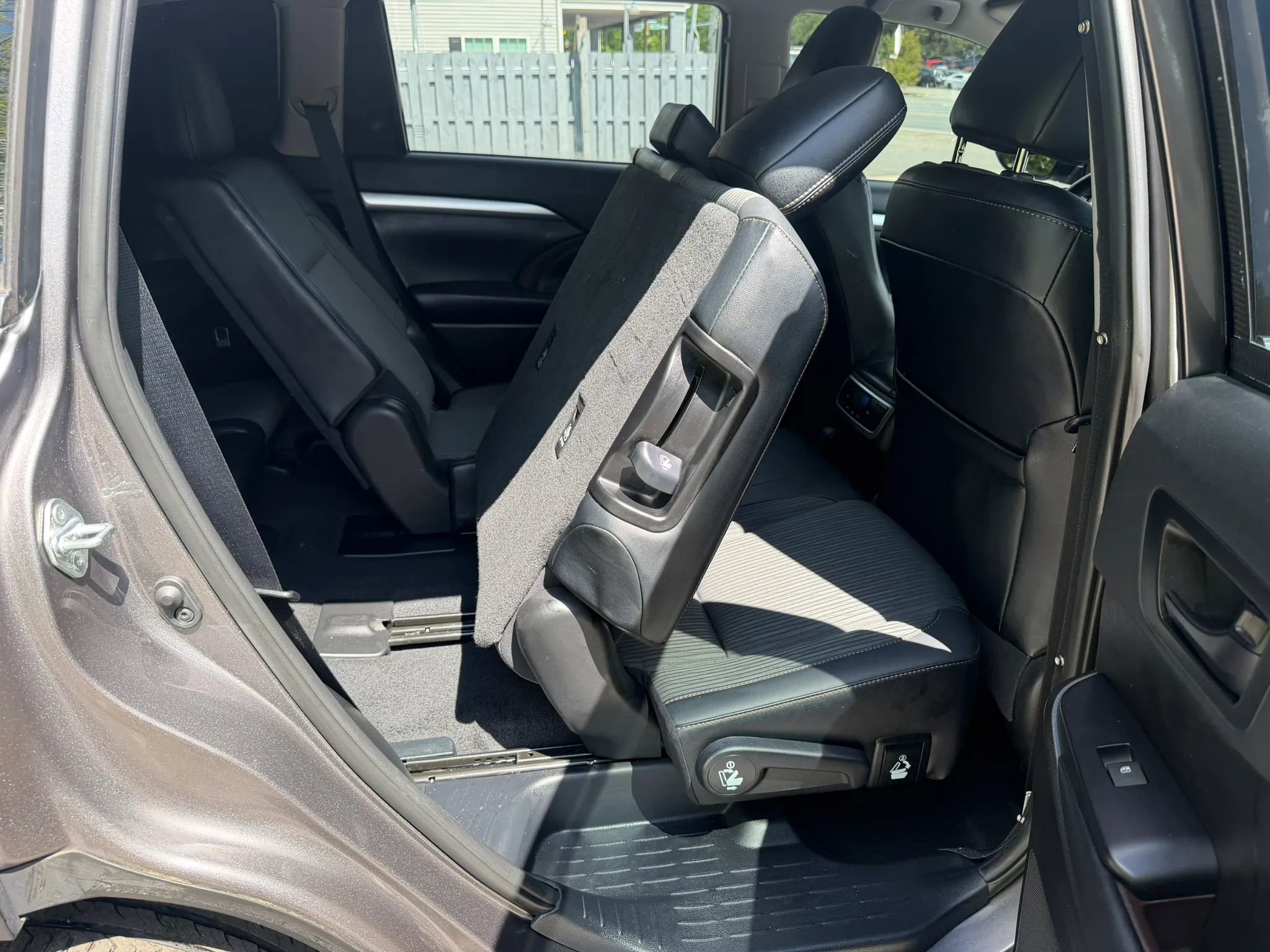 Used 2019 Toyota Highlander Plus image 21