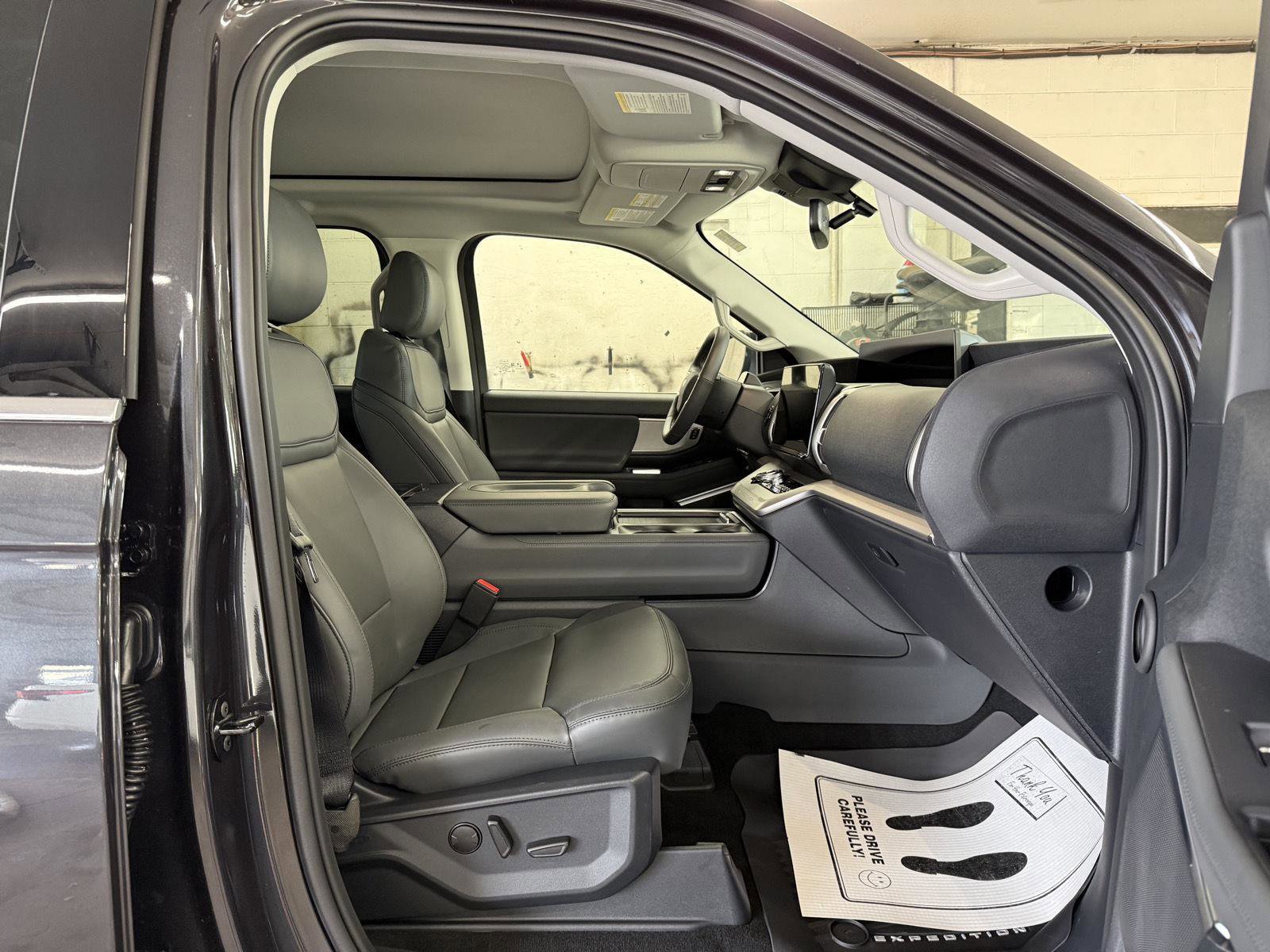 New 2026 Ford Expedition Active image 28