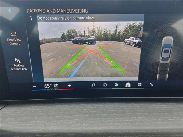 Used 2025 BMW 330i Sedan w/ M Sport Package image 13