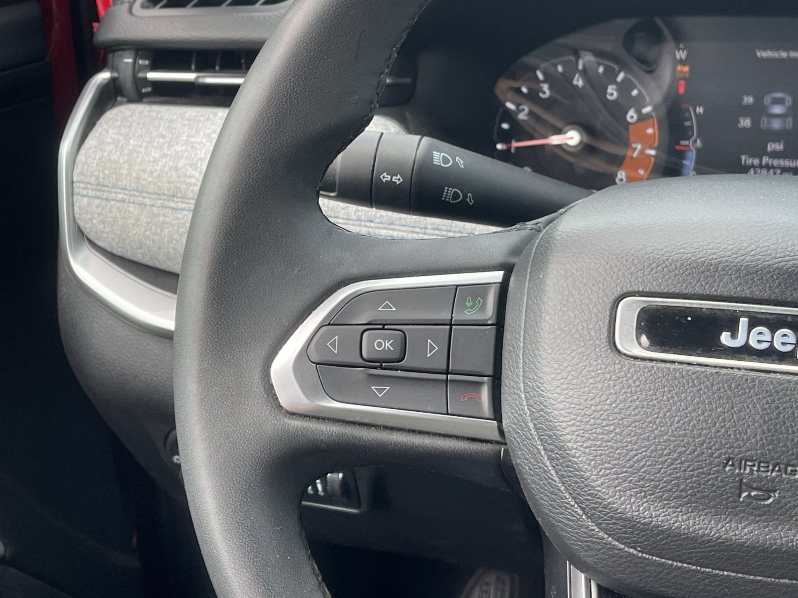 Used 2023 Jeep Compass Latitude image 26