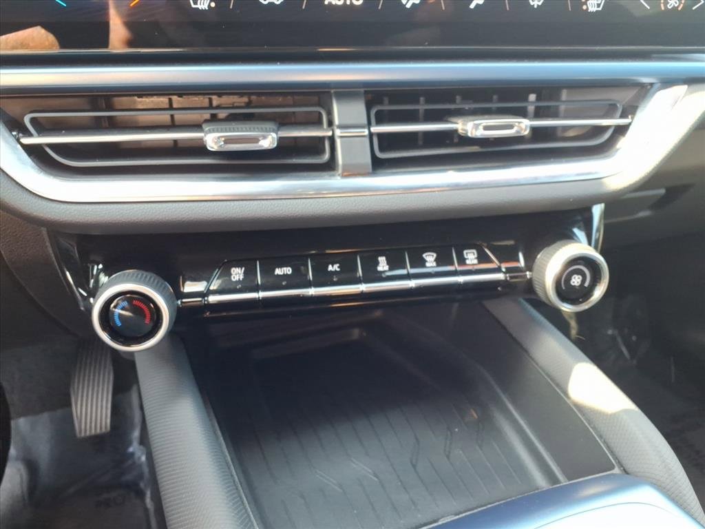 Used 2024 Chevrolet Equinox EV LT image 9