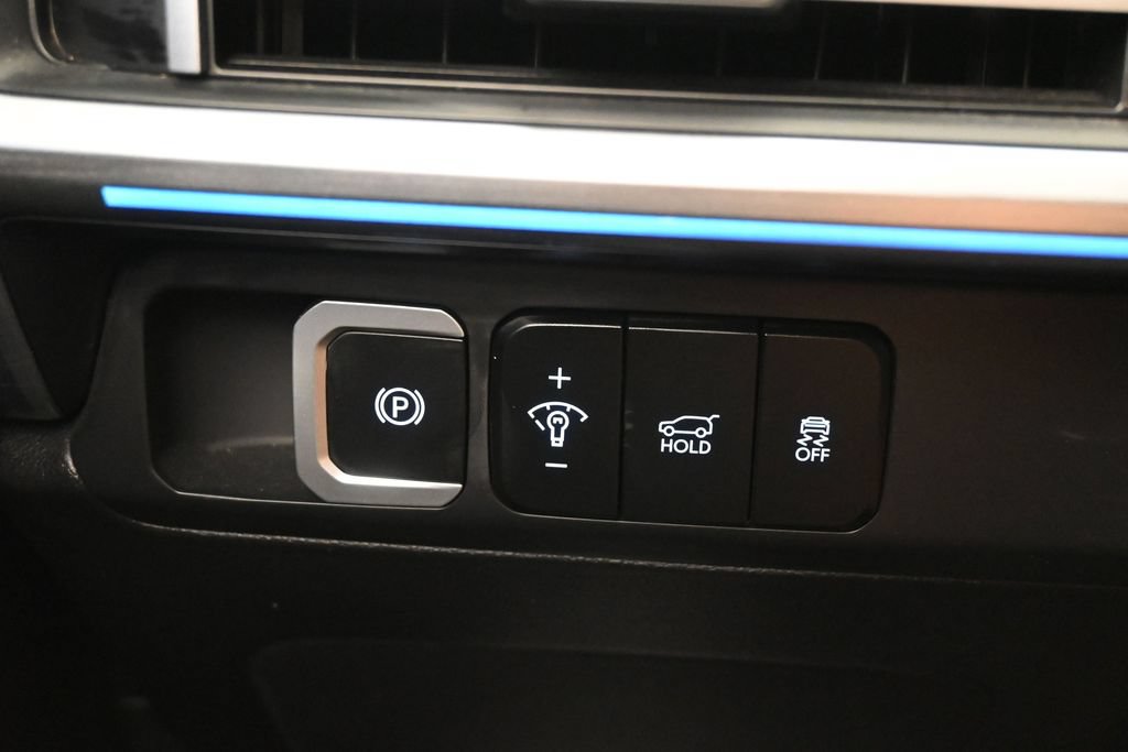 Used 2024 Hyundai Santa Fe Limited FWD image 23