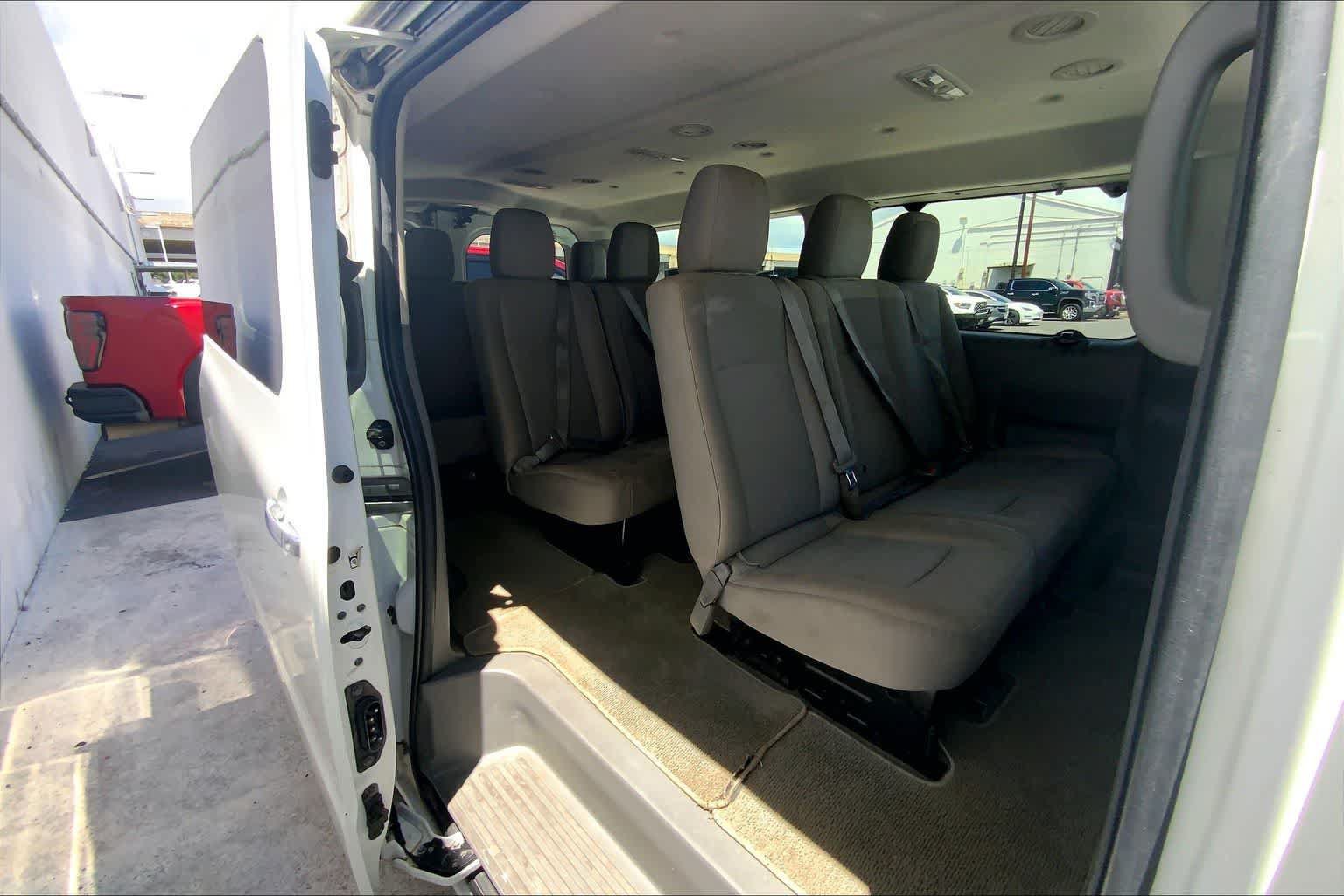 Used 2016 Nissan NV 3500 SV RWD image 28