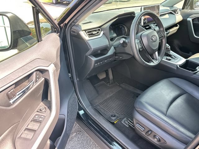 Used 2023 Toyota RAV4 XLE Premium AWD/4WD image 9