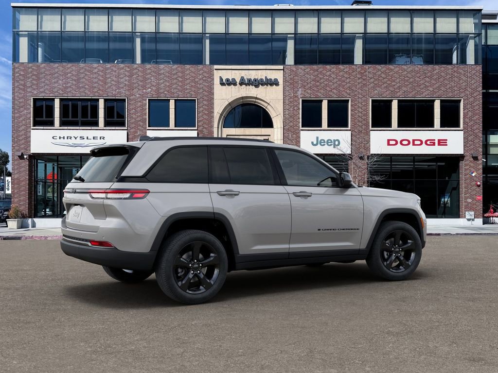 New 2025 Jeep Grand Cherokee Altitude image 4